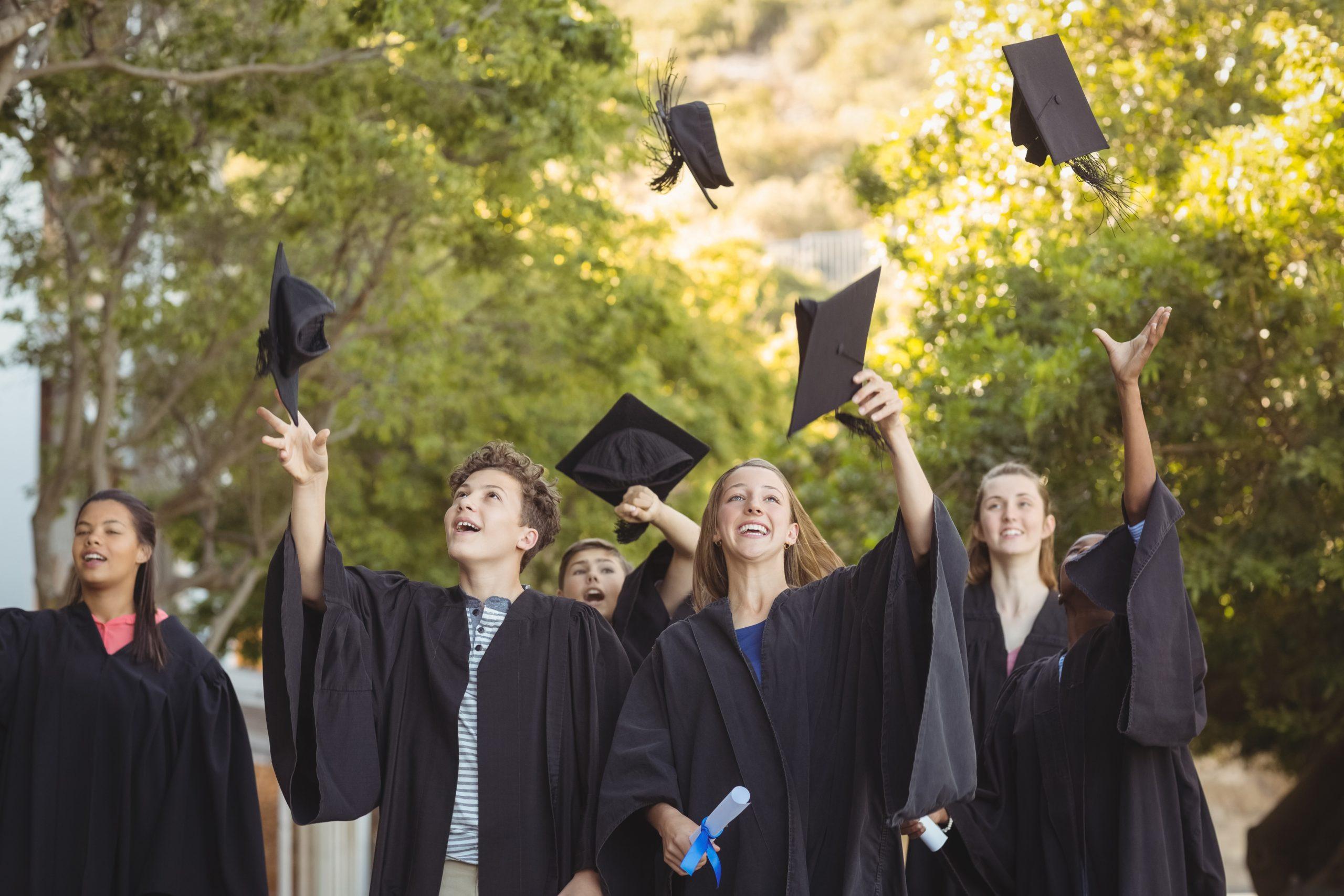 Studia za granicą - jeden z najważniejszych momentów to odebranie dyplomów na zakończenie studiów