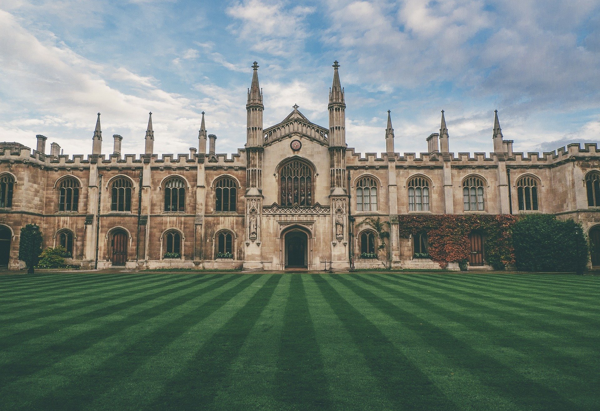 Aplikacja na studia w Anglii jest złożona na najbardziej oblegane uczelnie i kierunki