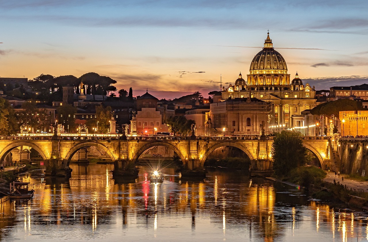 Wielu studentów patrząc po dostępnych uniwersytetach wybiera studia w Rzymie